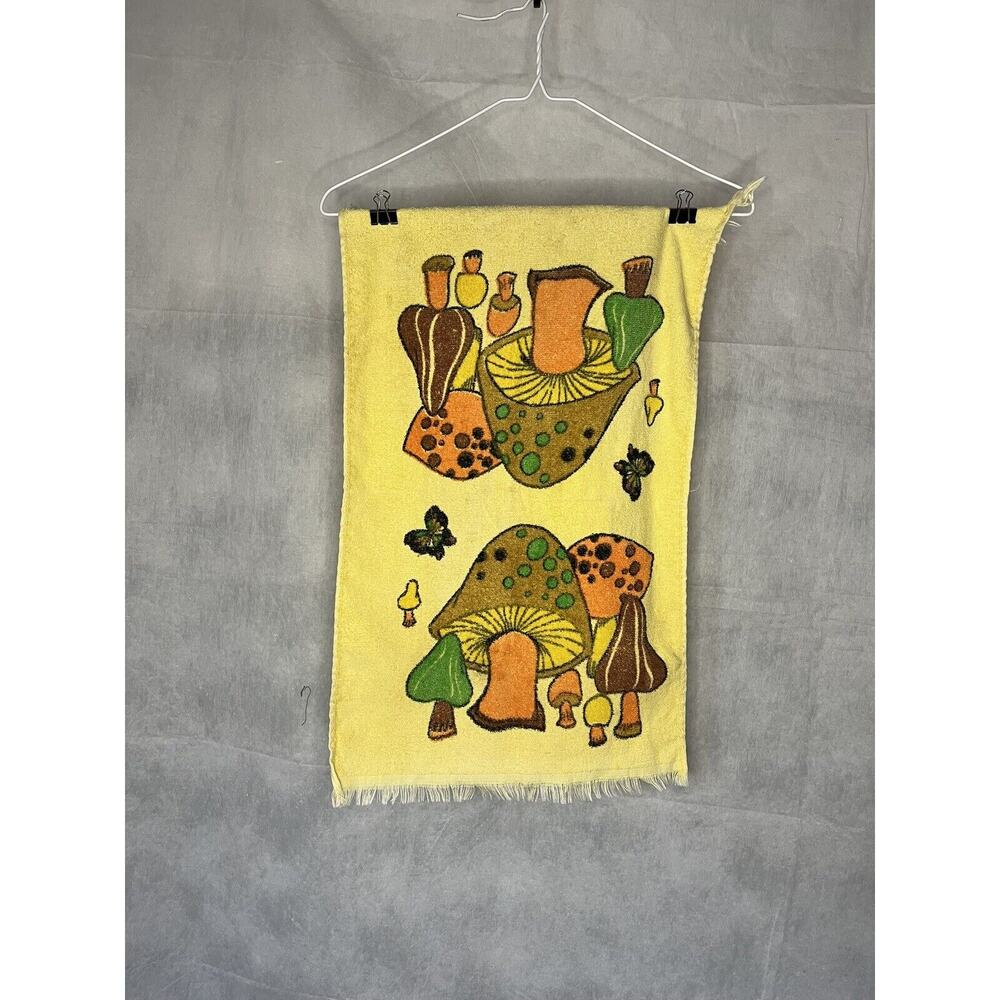 Vintage 1970s Cannon Mushroom Hand Towel Yellow Brown Orange Fringe Kitchen T1